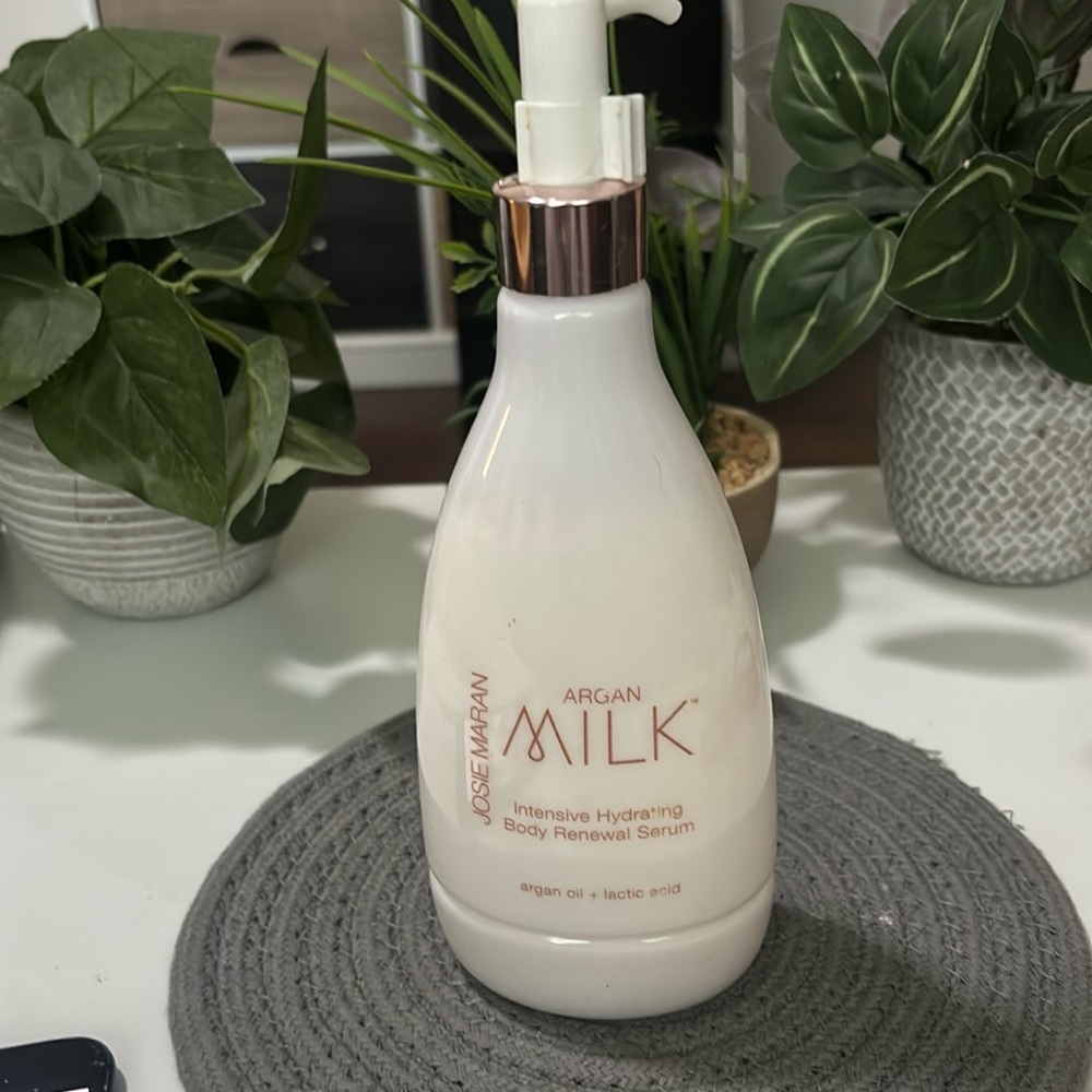 ❤️CLOSET CLOSING SALE❤️BNIB JOSIE MARAN ARGAN MILK, 13.4 fl oz, full size